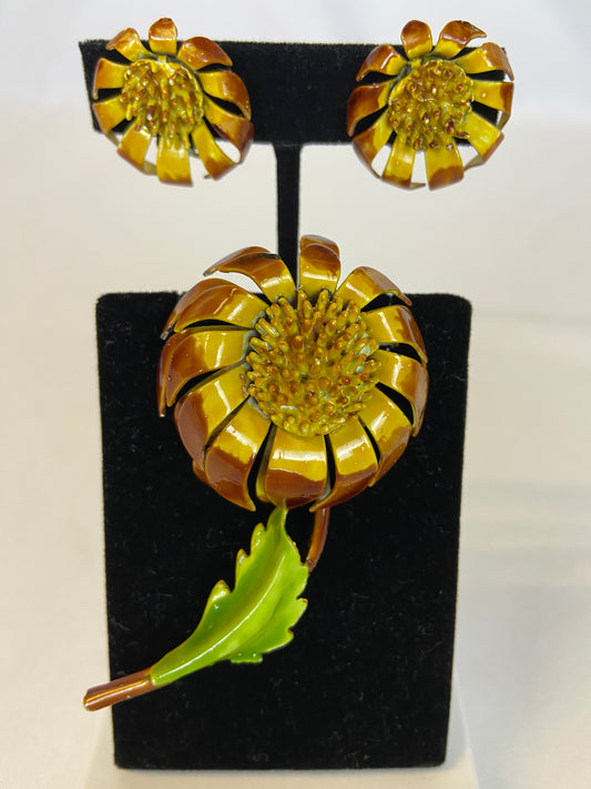 Deep Golden Yellow Vintage High Relief Floral Brooch & Clip Earring Set