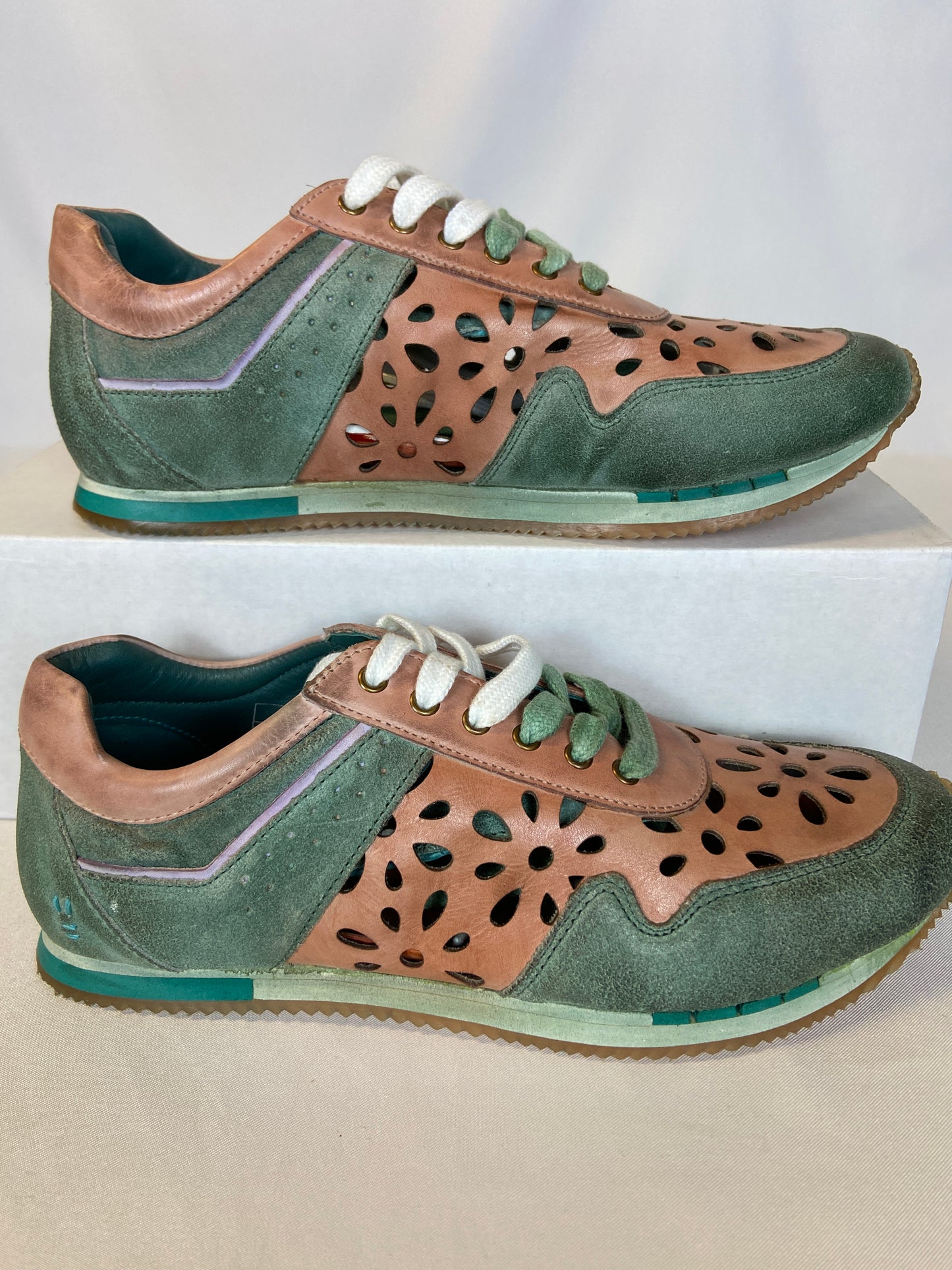 Roan Green/Tan Size 10 Sneaker