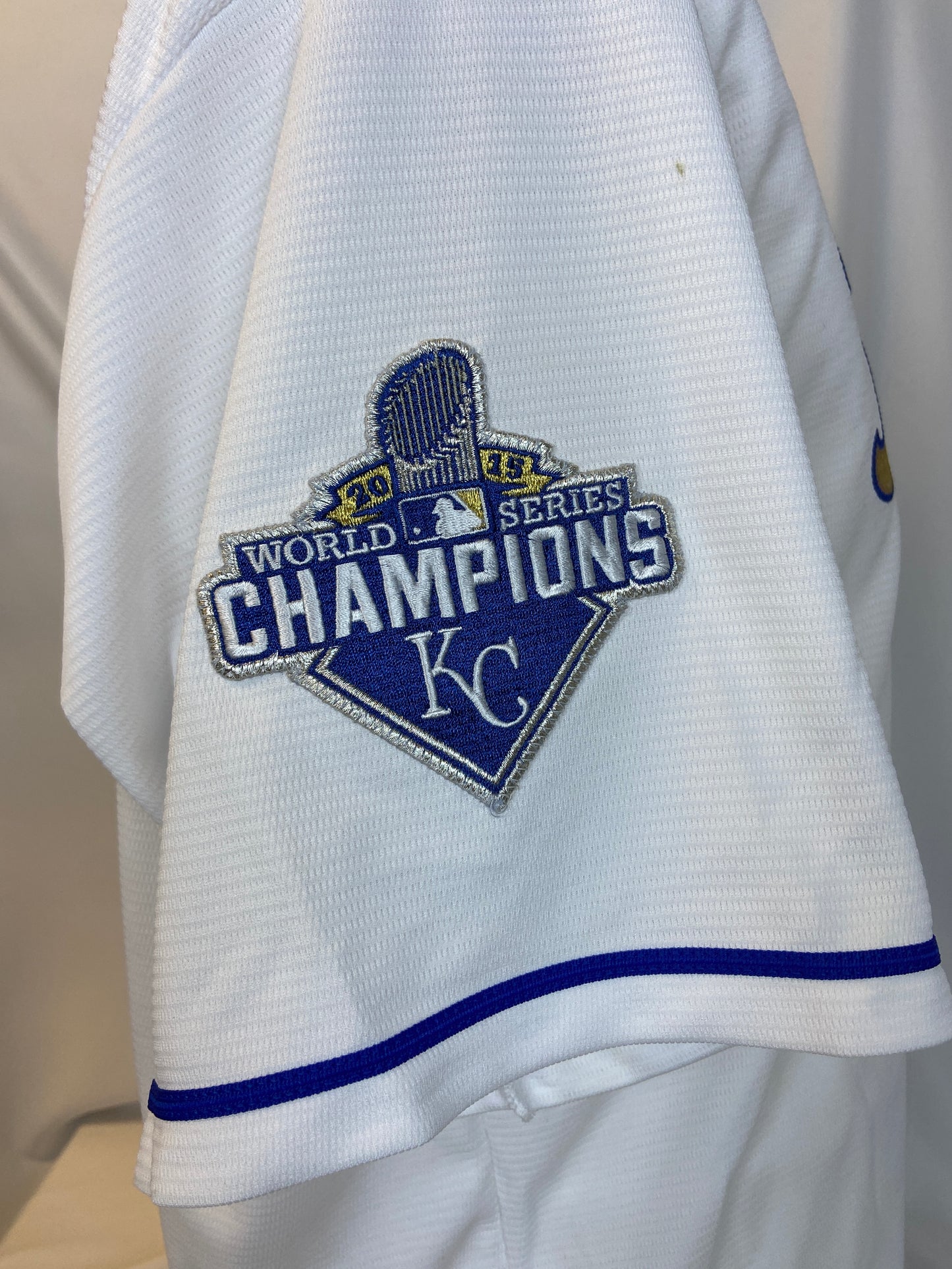 Majestic Genuine League Merchandise XL White KC Royals Shirt NWT