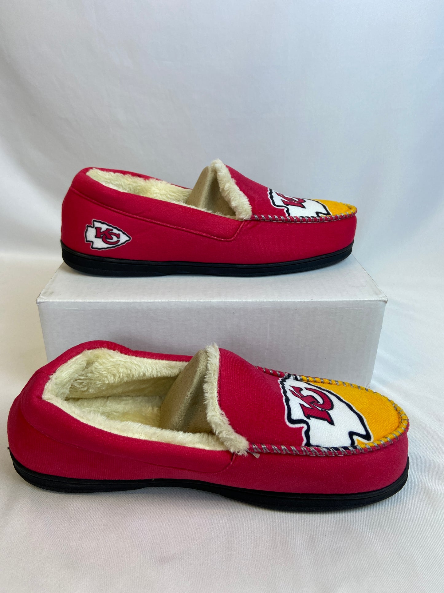 FOCO XL Red, Gold and White Kansas City Chiefs Logo Moccasins