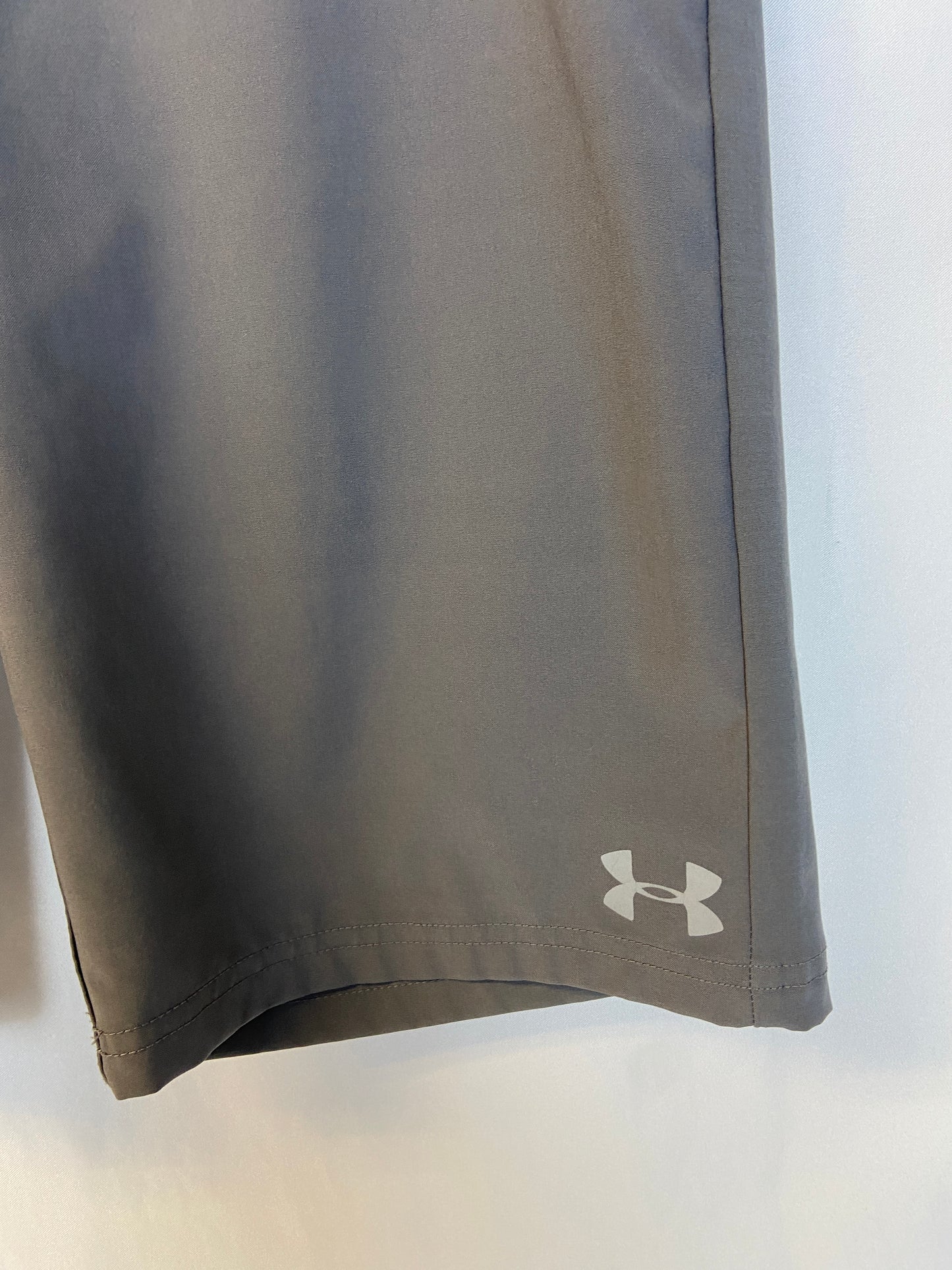 Under Armour Size 20 Boy's Gray Golf Shorts