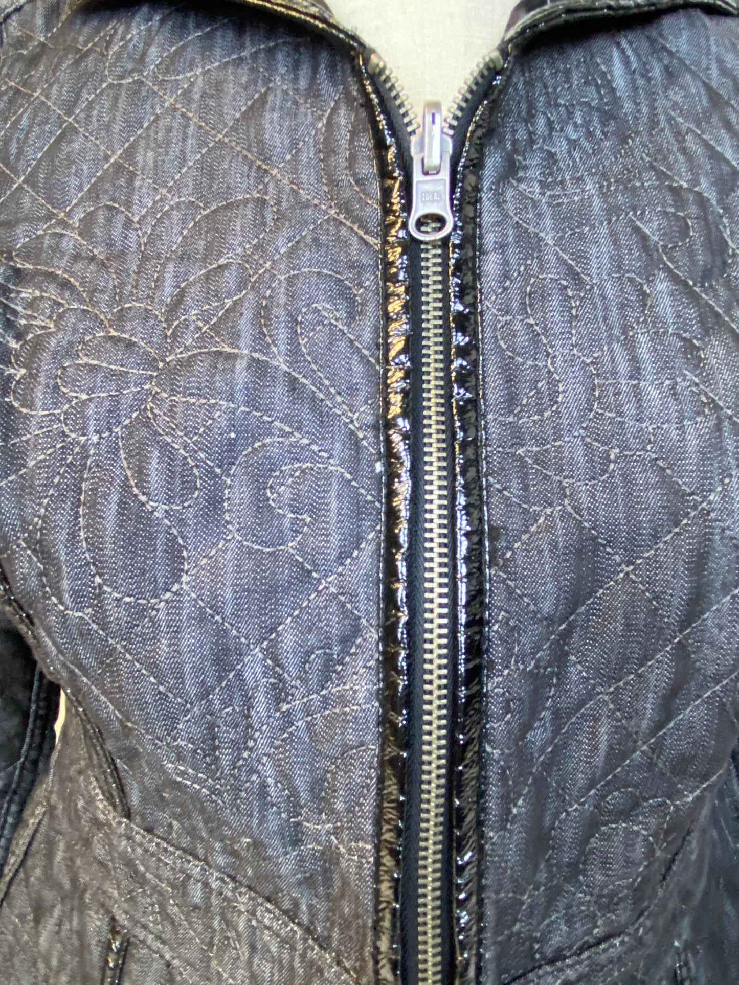Chico's Size 0 Black Quilted Fitted Jacket