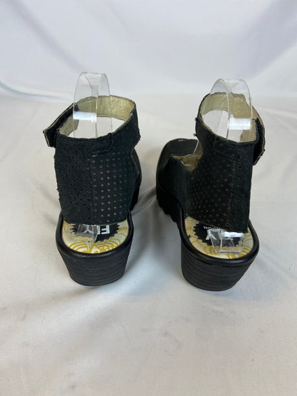FLY London Size 9 Women's Black Wedge Sandal