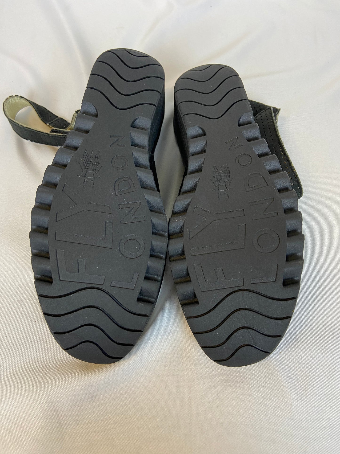 FLY London Size 9 Women's Black Wedge Sandal