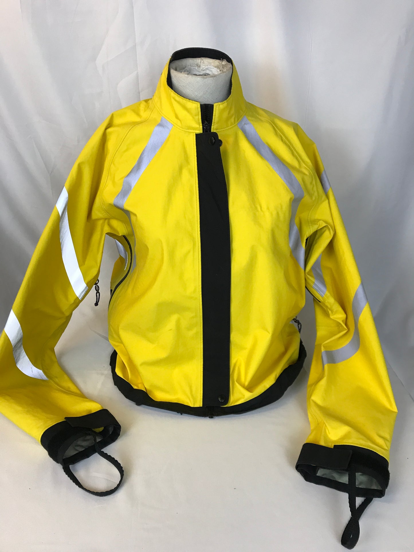 iMountain Equipment Co-op Size M Yellow Gore-Tex Jacket