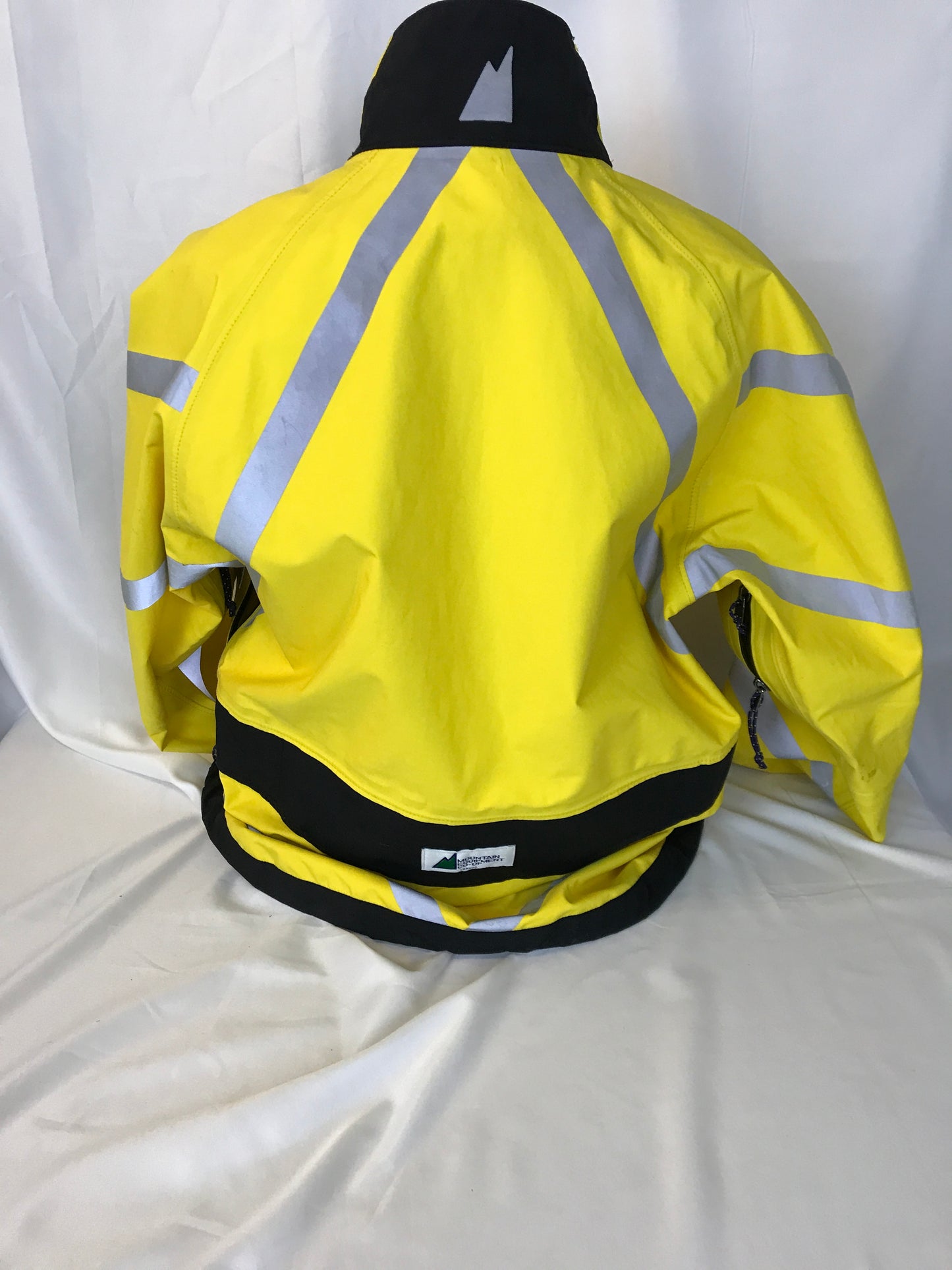 iMountain Equipment Co-op Size M Yellow Gore-Tex Jacket